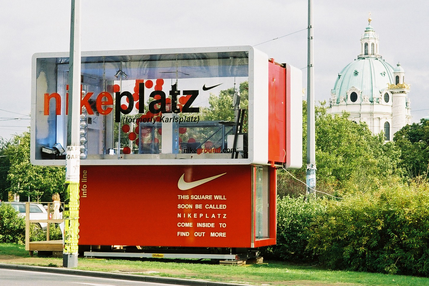 Eva & Franco Mattes
Nikeground (2003)